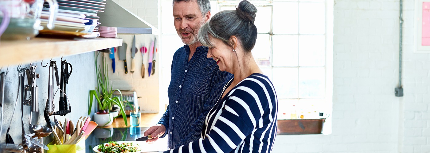 Two people cooking a healthy low histamine dinner
